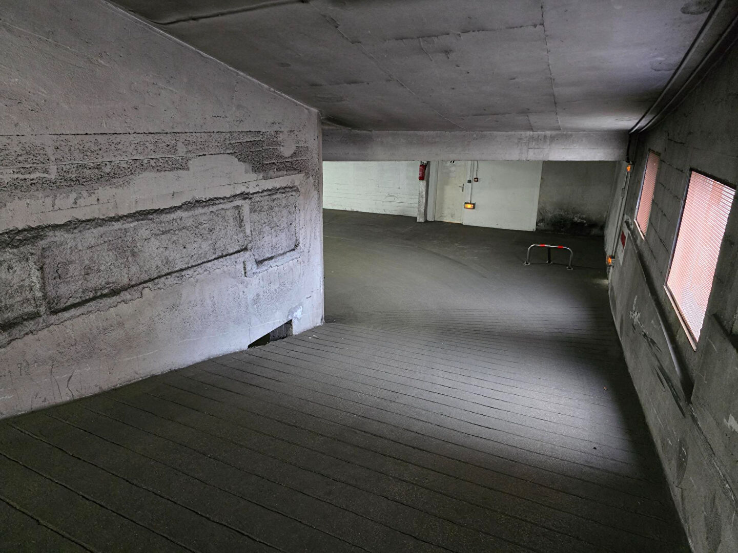 Photo Parking image 2/3