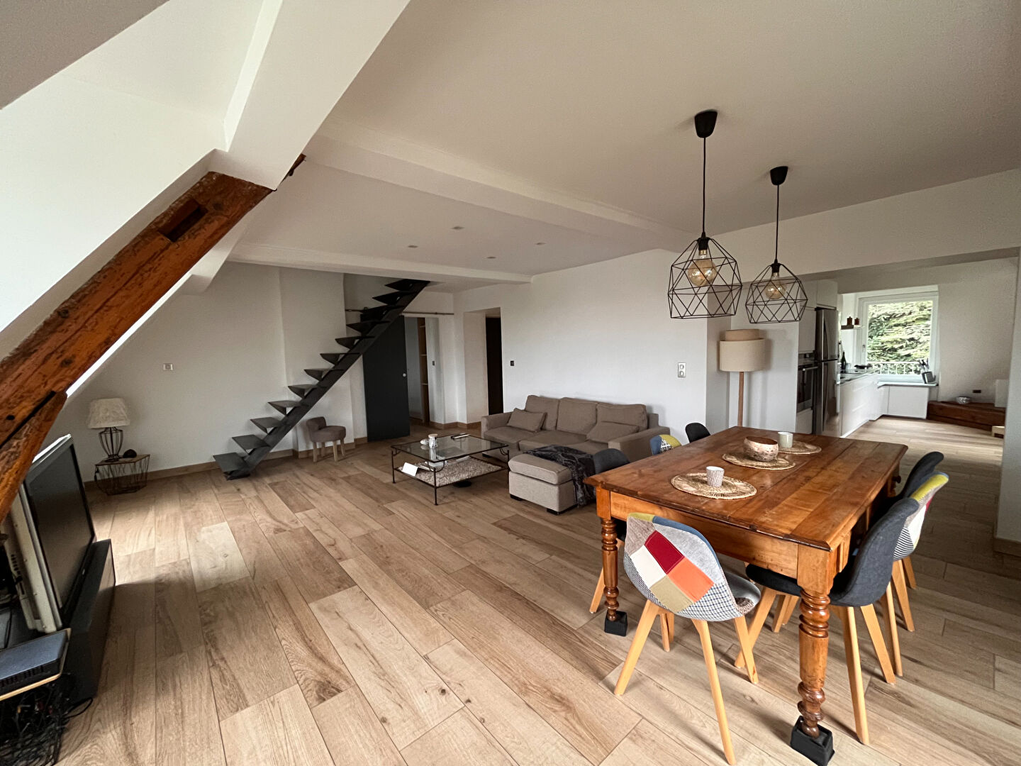 Photo Dans maison Bourgeoise , T- 5 de charme avec vue imprenable image 2/6