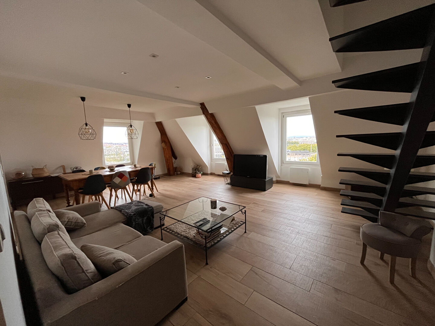 Photo Dans maison Bourgeoise , T- 5 de charme avec vue imprenable image 3/6