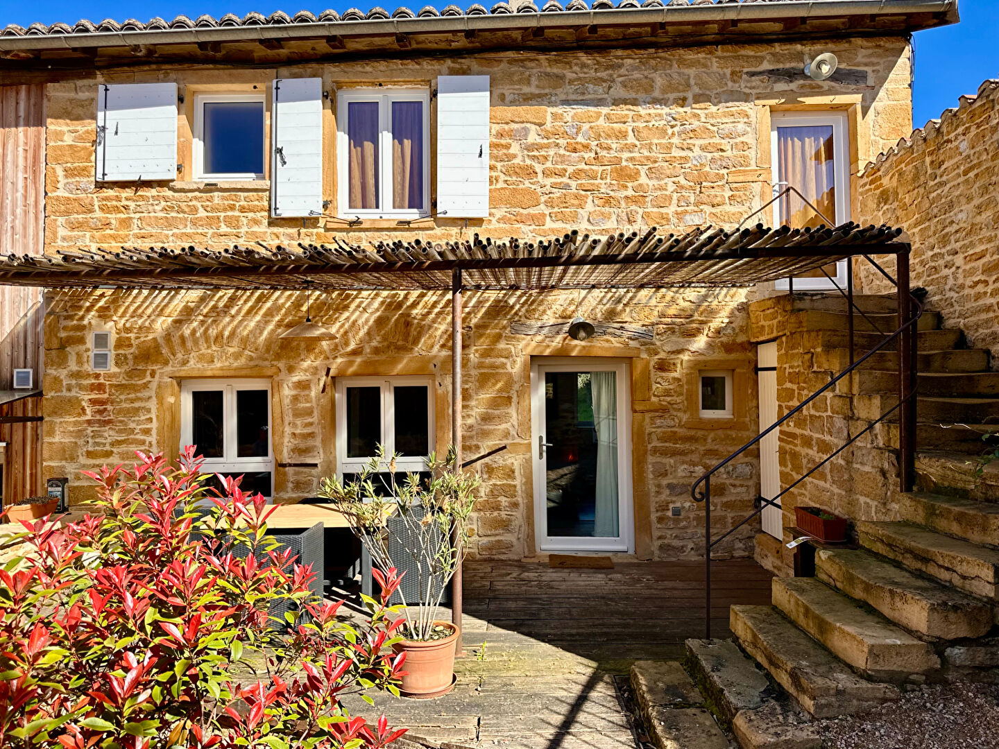 Photo POUILLY LE MONIAL - Appartement 3 pièce(s) en duplex - Terrasse image 1/6