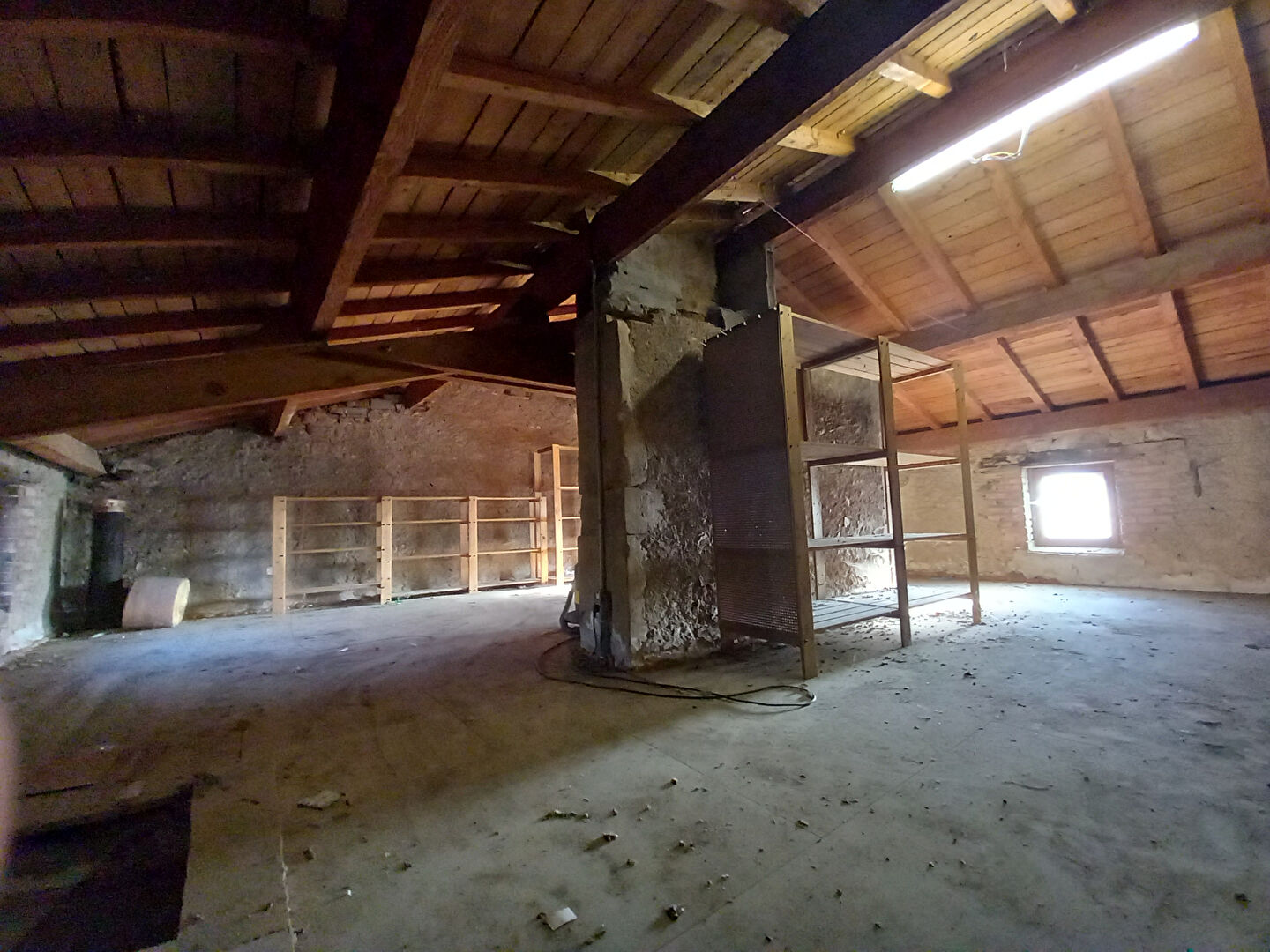 Photo SAINT VERAND Maison 3 pièces , 83 m² avec cour image 6/6