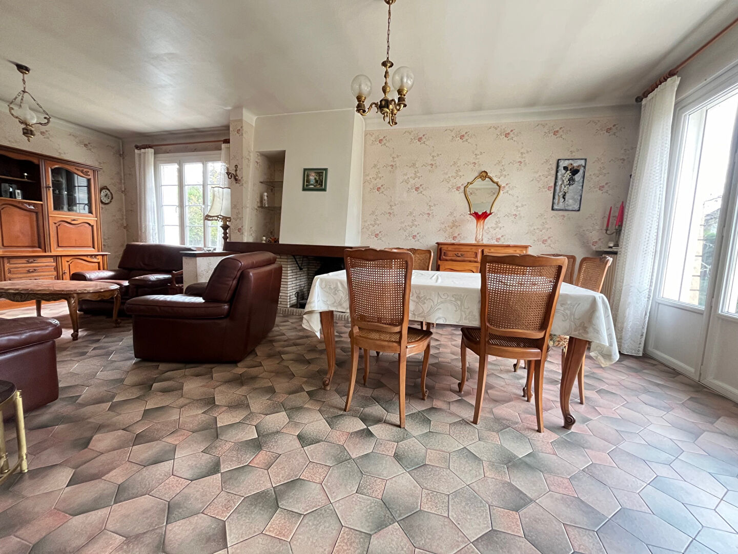 Photo Villa T6  162 m² de plain pied versant ouest  sur terrain de  1450 m² image 5/6