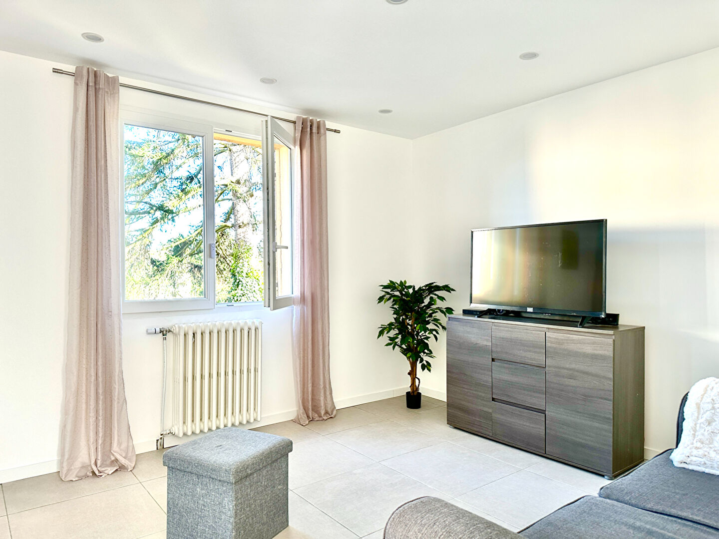 LIMAS - Maison 4 chambres avec jardin