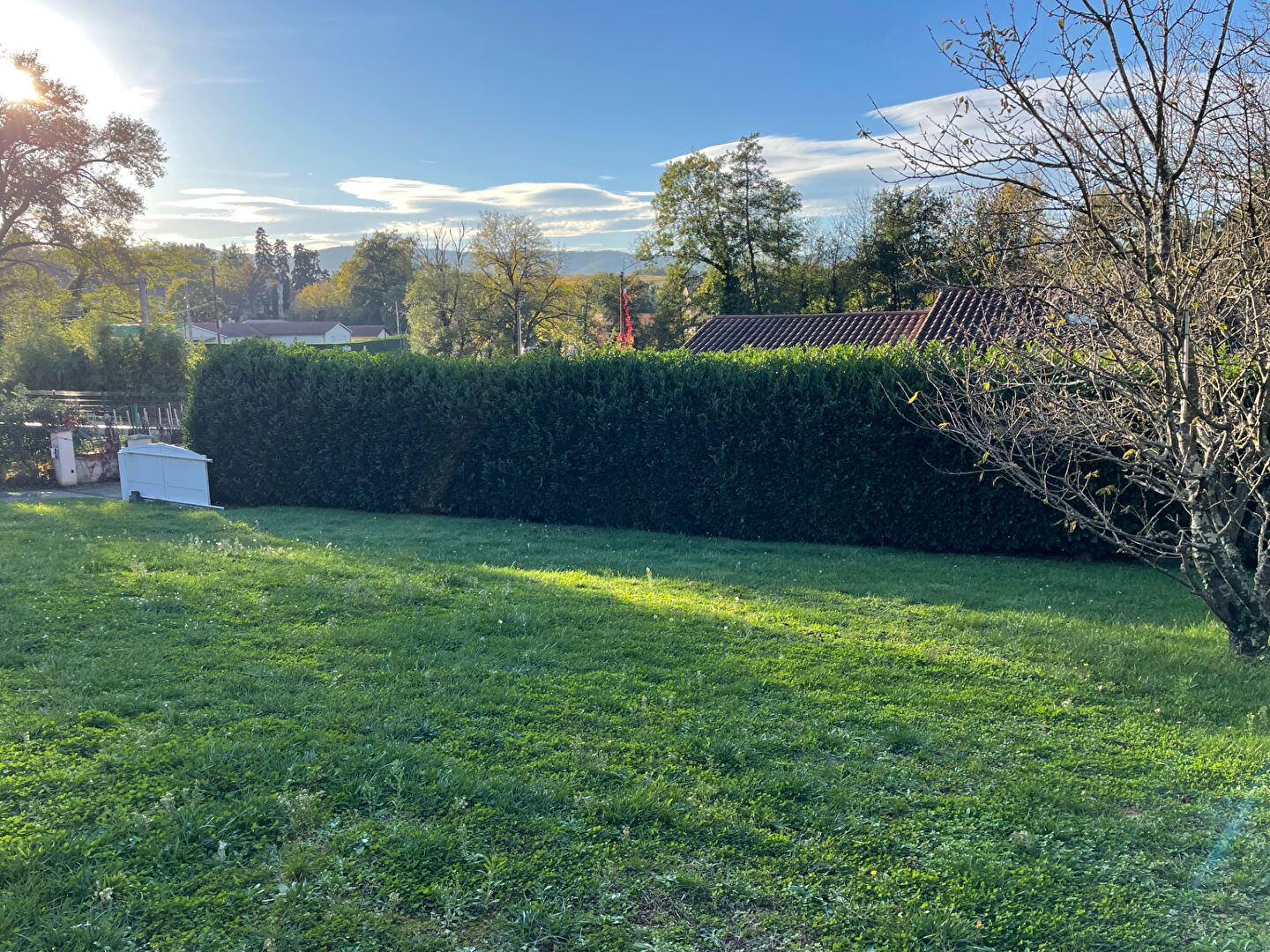 Photo LIERGUES - Terrain constructible de 672 m² image 2/3