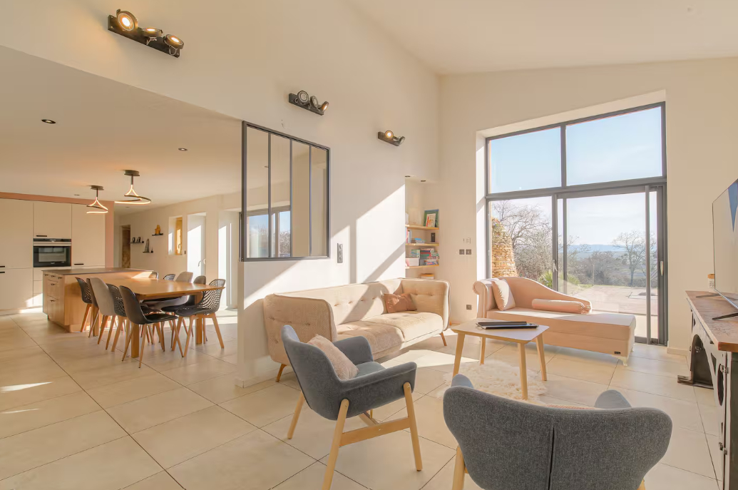 GLEIZE Maison de 220 m² avec grand terrain et piscine