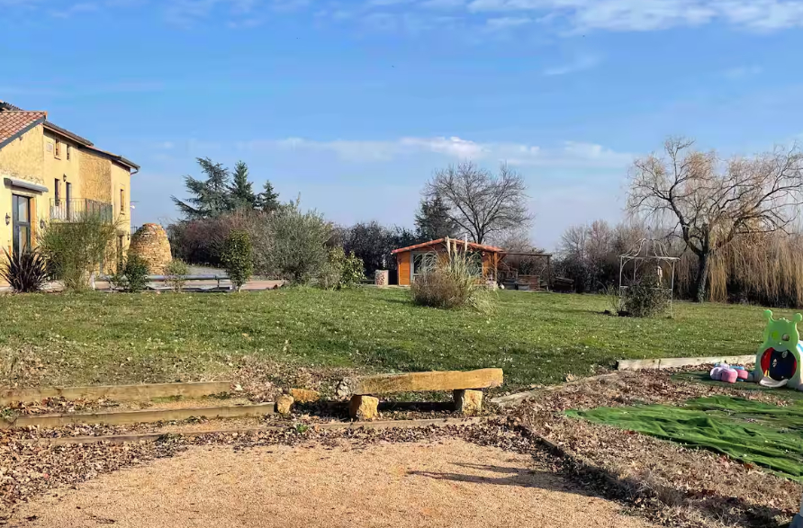 Photo GLEIZE Maison de 220 m² avec grand terrain et piscine image 3/6