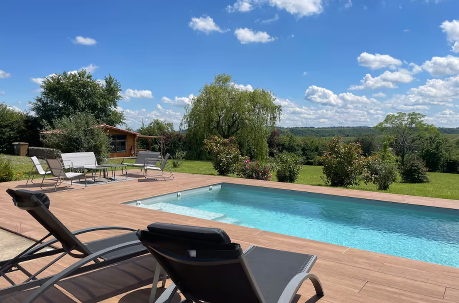 Photo GLEIZE Maison de 220 m² avec grand terrain et piscine image 4/6