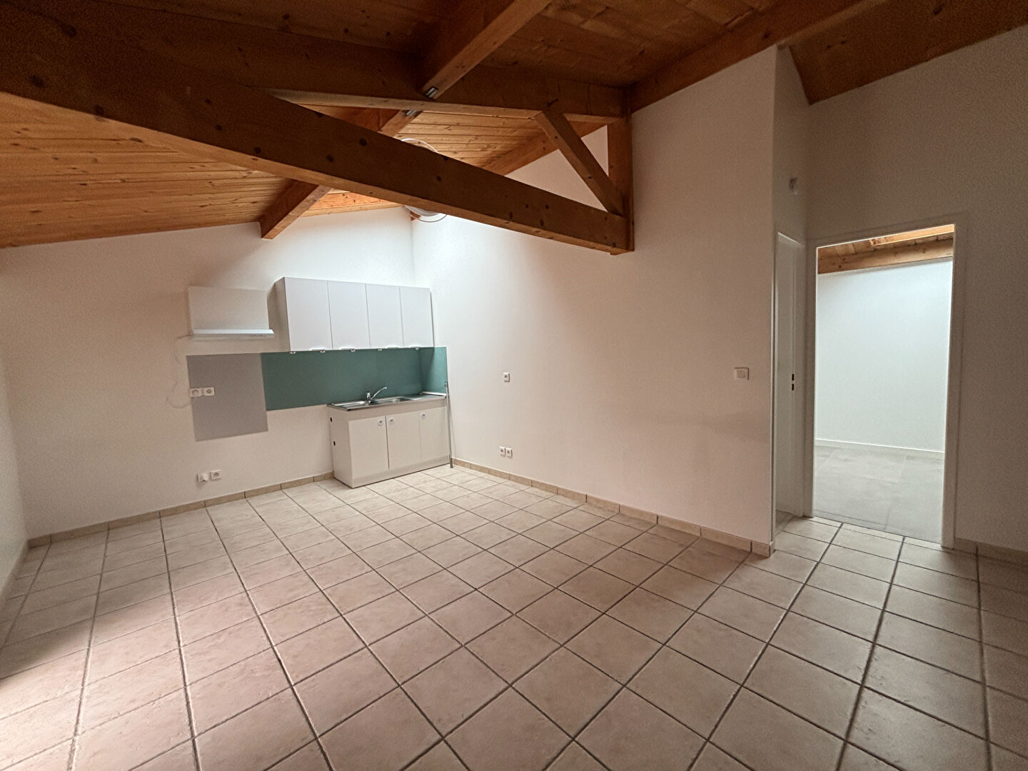 Photo Centre village T-3 rénové image 2/6