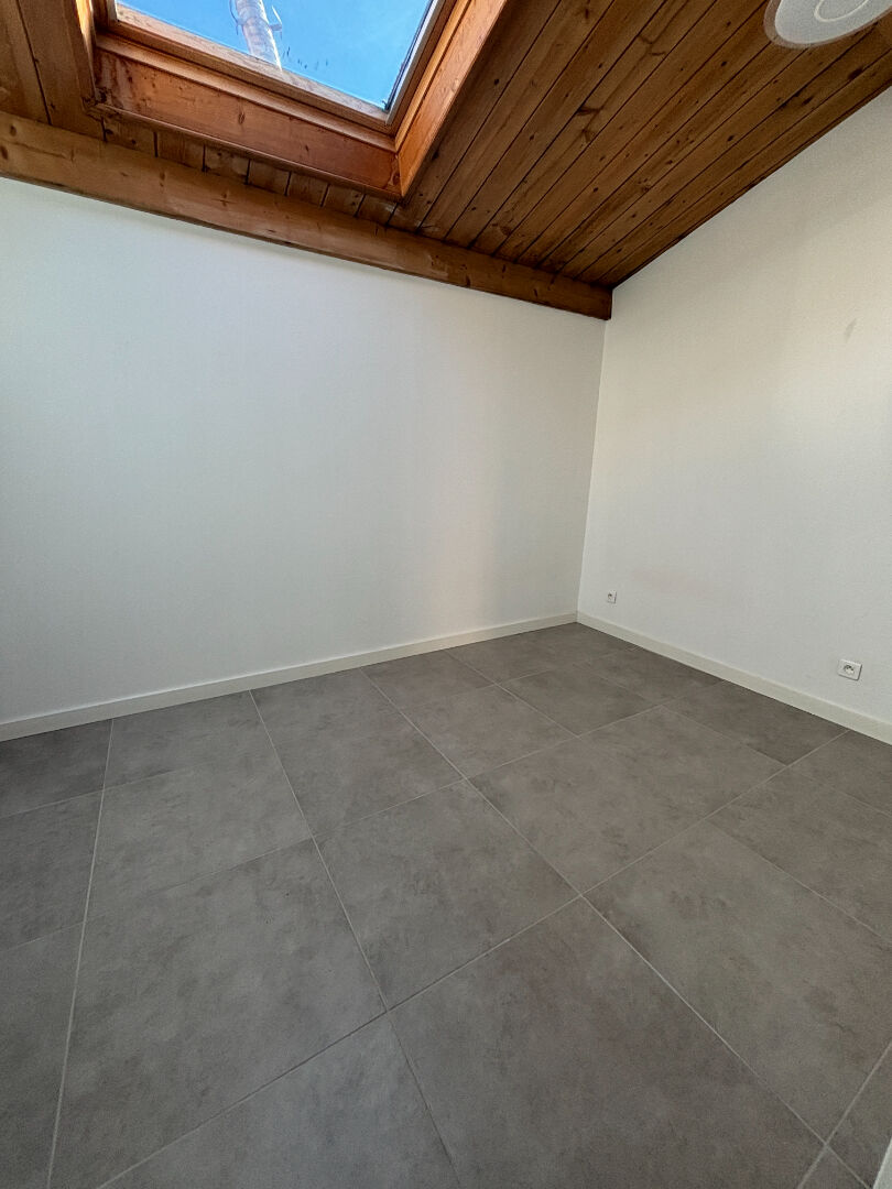 Photo Centre village T-3 rénové image 3/6