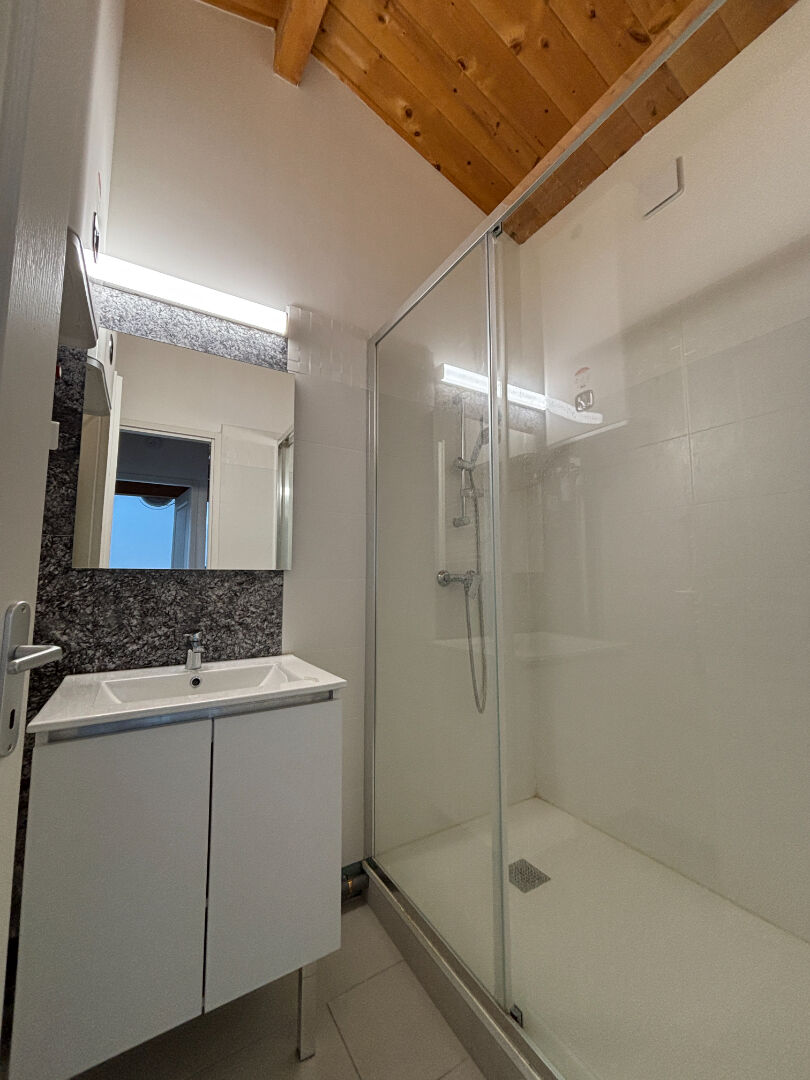 Photo Centre village T-3 rénové image 4/6