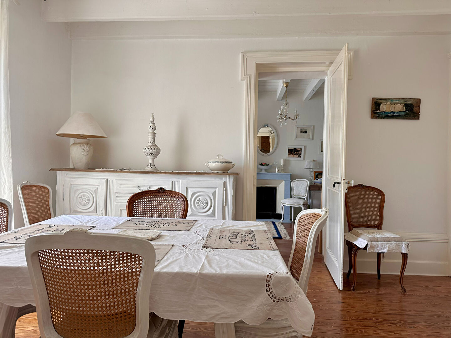 Photo LIERGUES - Maison familiale de 200 m²  + dépendances sur un terrain de 822m² image 4/6