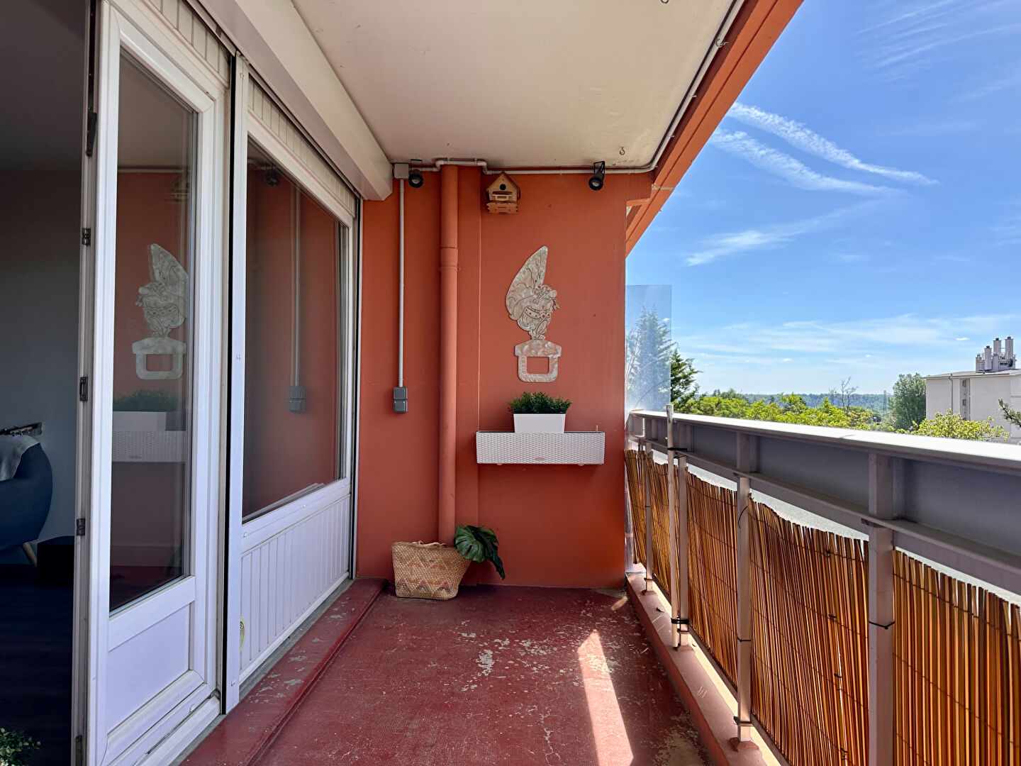 Photo VILLEFRANCHE Centre, T4 de 86 m² avec terrasse, cave et parking image 5/6