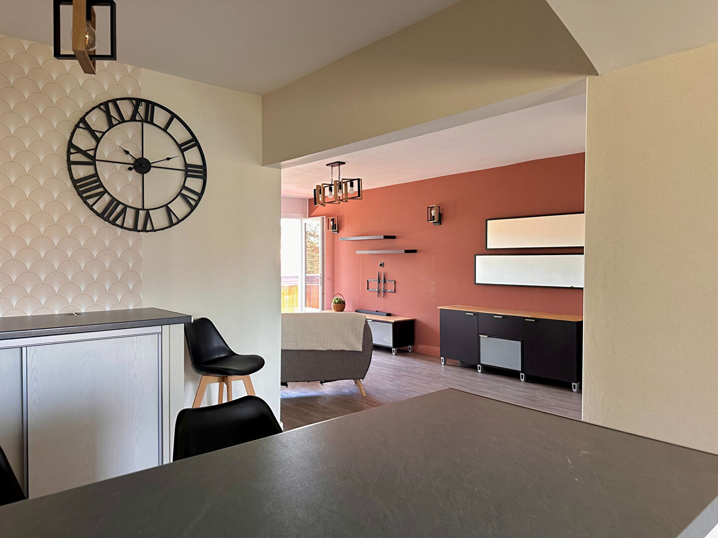 Photo VILLEFRANCHE Centre, T4 de 86 m² avec terrasse, cave et parking image 6/6