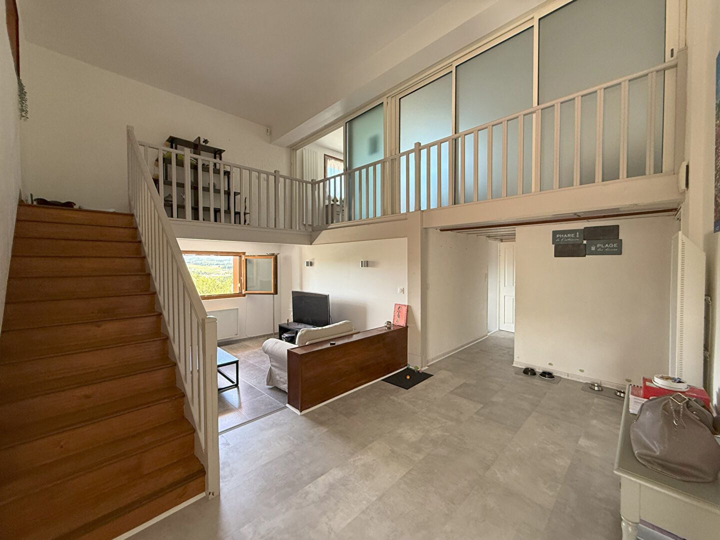 Photo Grande maison familiale avec vue et piscine image 4/6