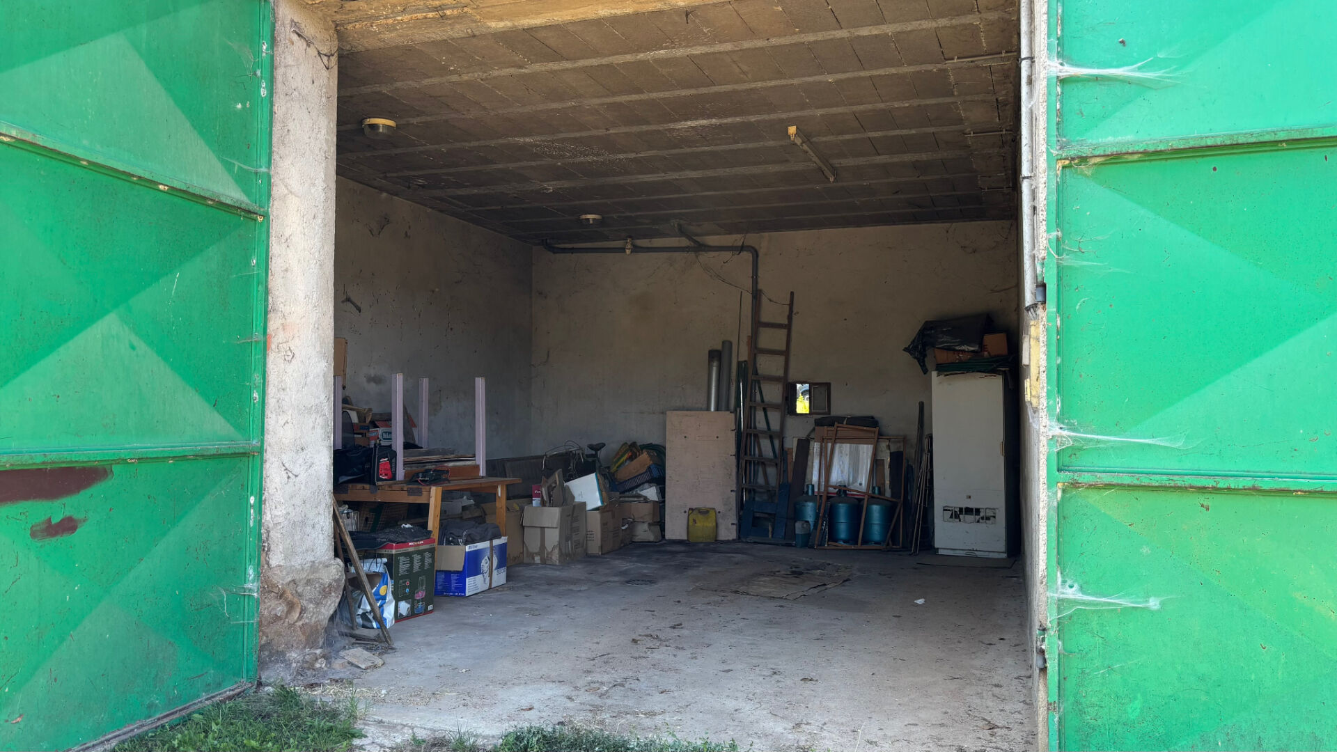 Photo Corcelles-en-Beaujolais - Corps de ferme à rénover sur un terrain de 1870 m² image 3/6