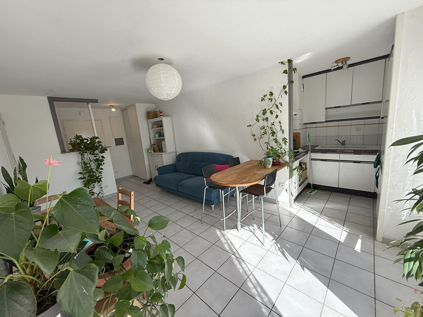 Photo EXCLUSIVITE. T-2 avec terrasse - Plein Centre image 2/6