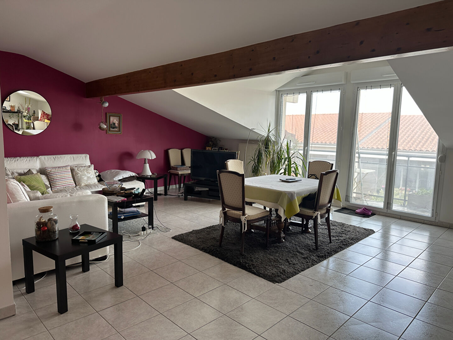 Photo EXCLUSIVITE. T-3 au dernier étage. image 3/6