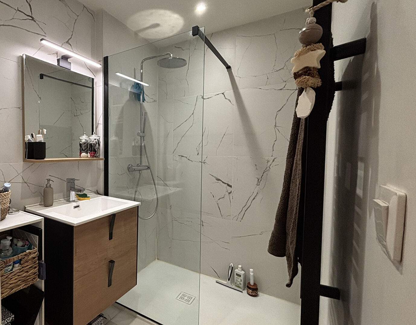 Photo BOIS D'OINGT - Appartement  T3 de plain-pied avec terrasse et jardin image 4/6