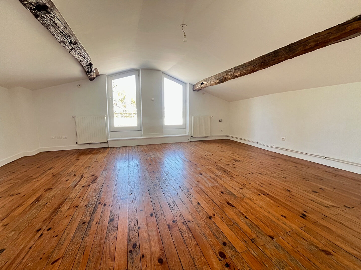 T4 85 m2 utiles avec terrasse 30 m² centre Dardilly