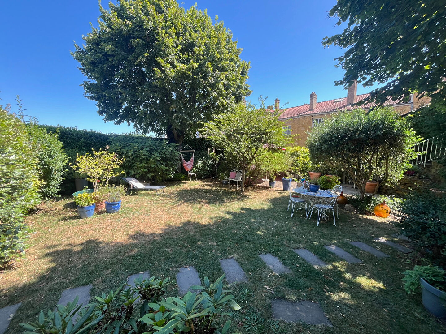 Appartement/maison T5 de 143 m² avec jardin