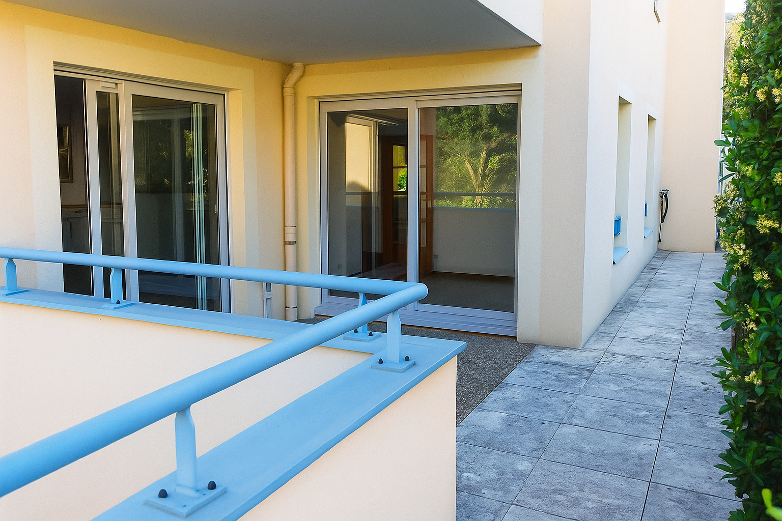 Photo Centre village, T3 de 73 m² avec terrasses et jardin image 3/6