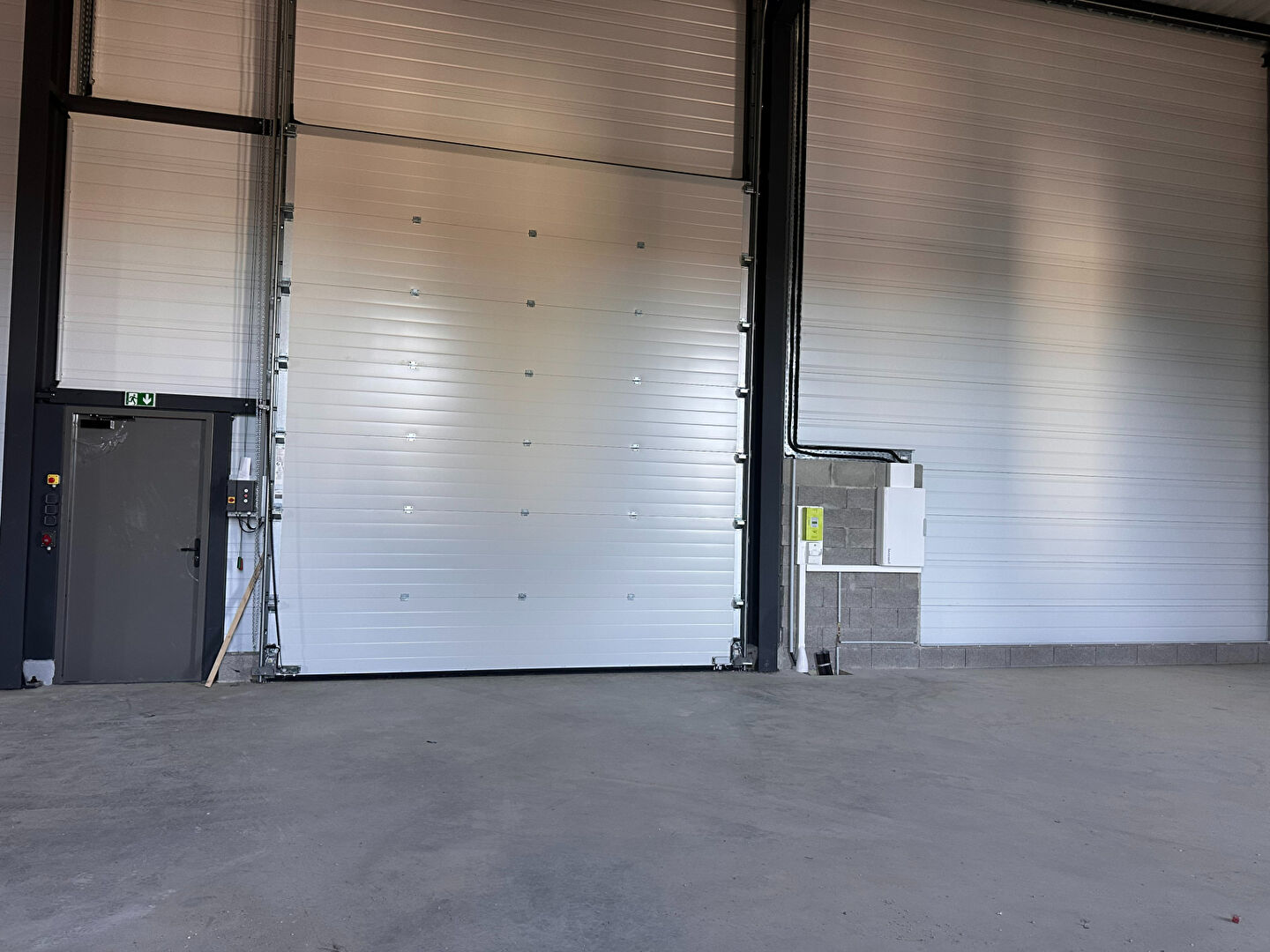 Photo LIERGUES Local d'activité neuf de 103m² + 100 m² de stockage Idéal pour artisan image 6/6