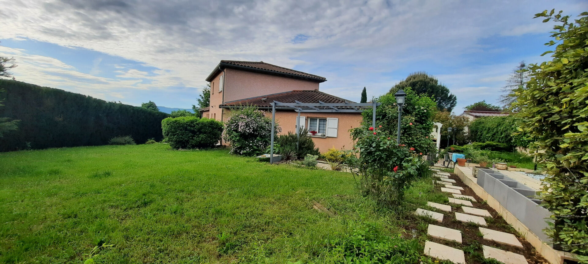 Photo Maison Lucenay 7 pièce(s) 170 m2 image 1/6