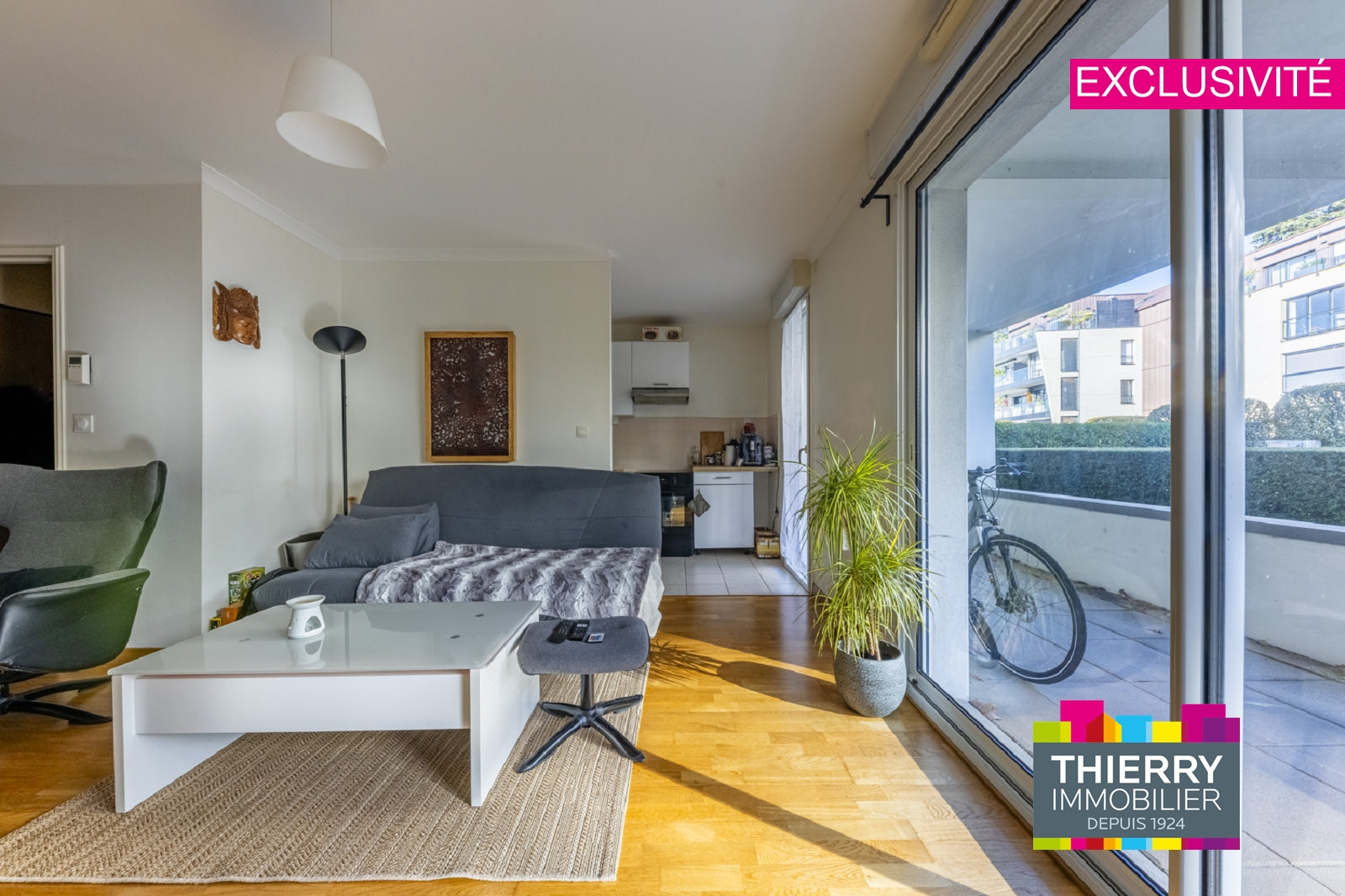 T2 AVEC TERRASSE ET PARKING - PROCHE GUIST'HAU