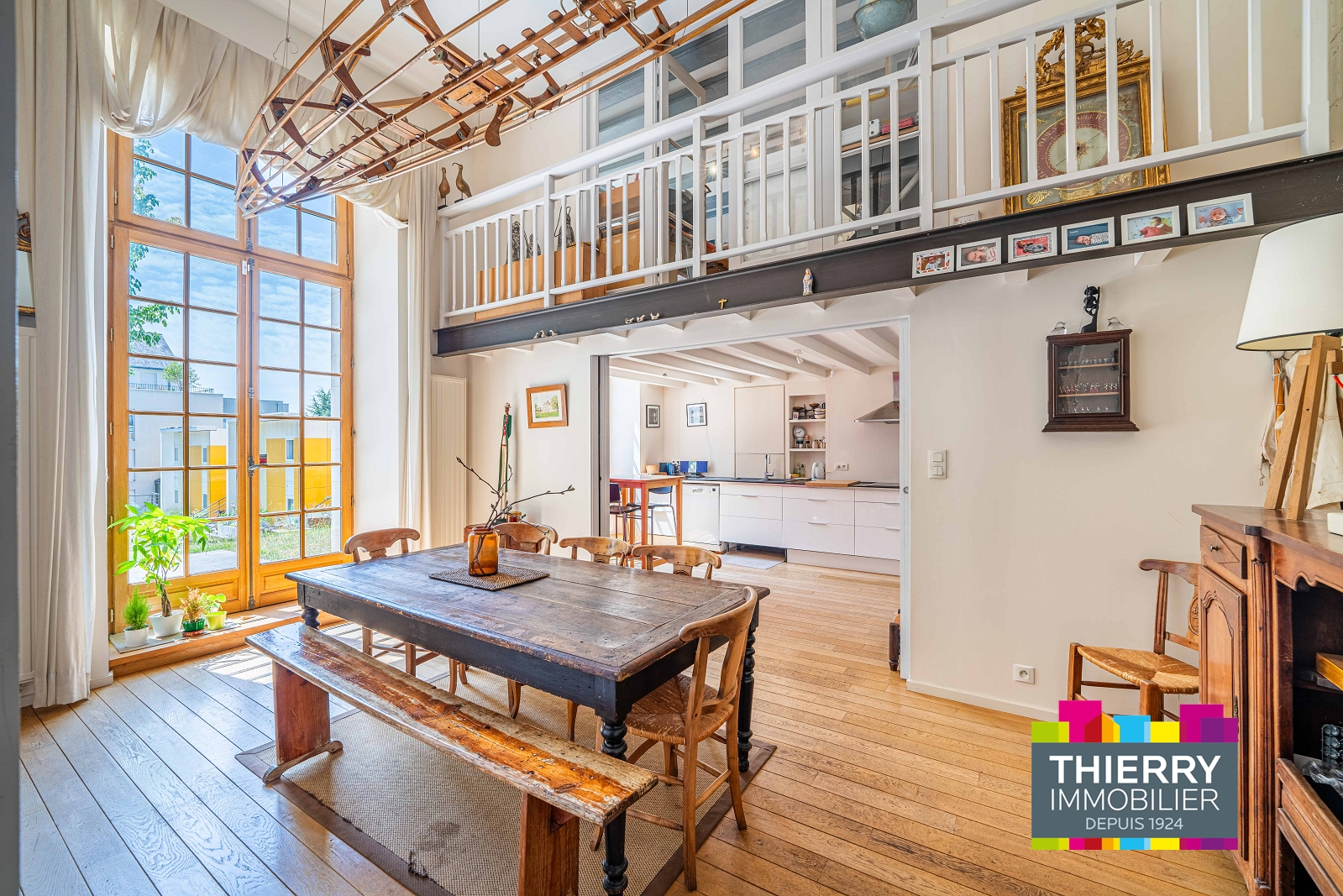 Photo GIGANT STANDING image 2/6