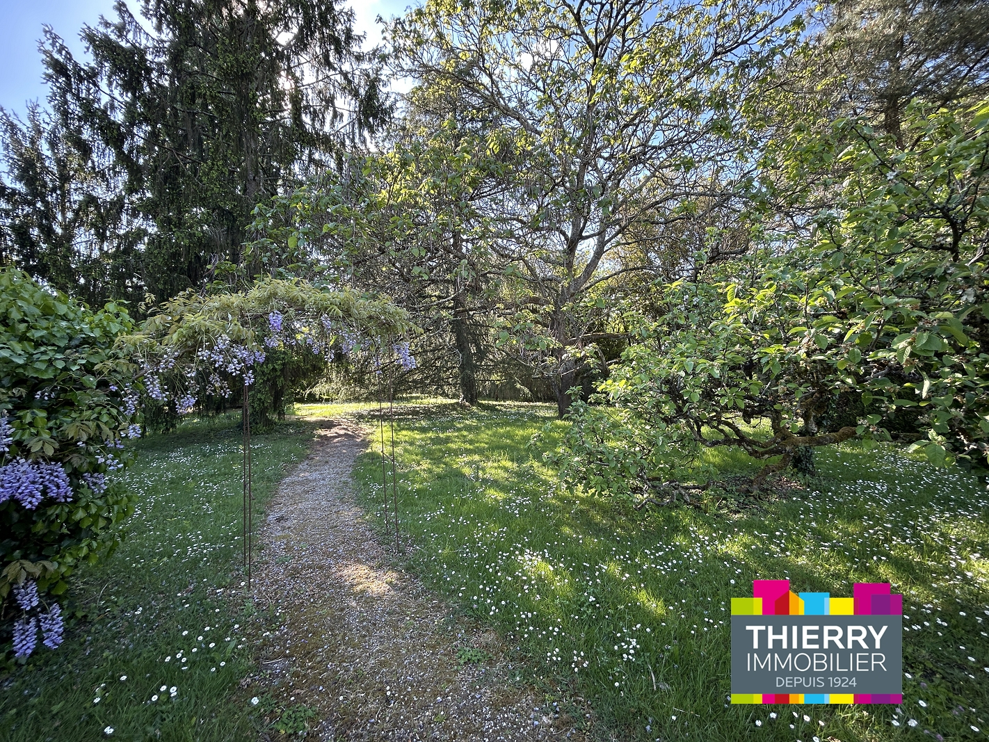 Photo Maison Saint Sebastien Sur Loire 8 pièces 281 m2 image 2/6