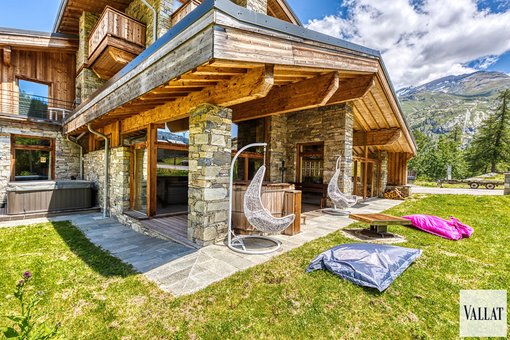 Agence immobilière de VALLAT IMMOBILIER ELEGANCE - VALLAT IMMOBILIER TIGNES / VAL D'ISERE