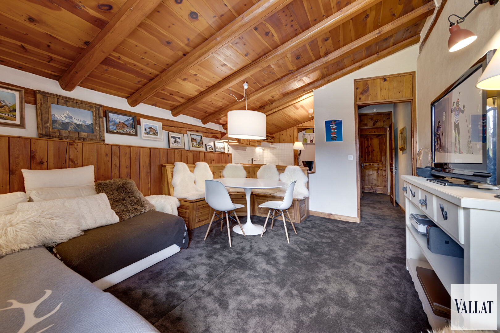 Agence immobilière de VALLAT IMMOBILIER ELEGANCE - VALLAT IMMOBILIER VAL D'ISERE