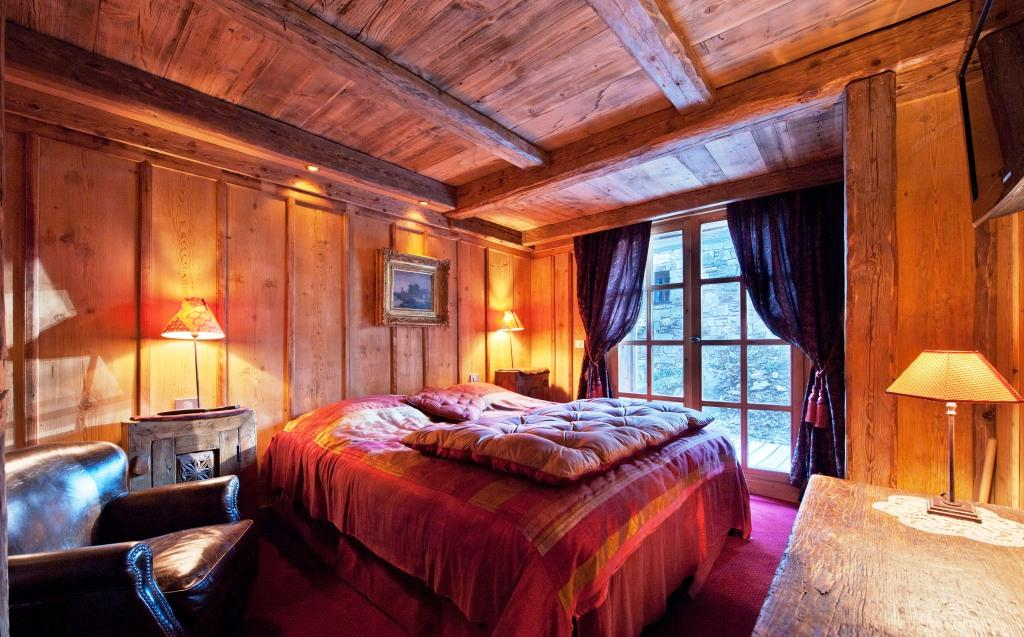 Photo Charmant et traditionnel chalet 4 chambres en-suites au coeur de Courchevel 1850 image 6/6