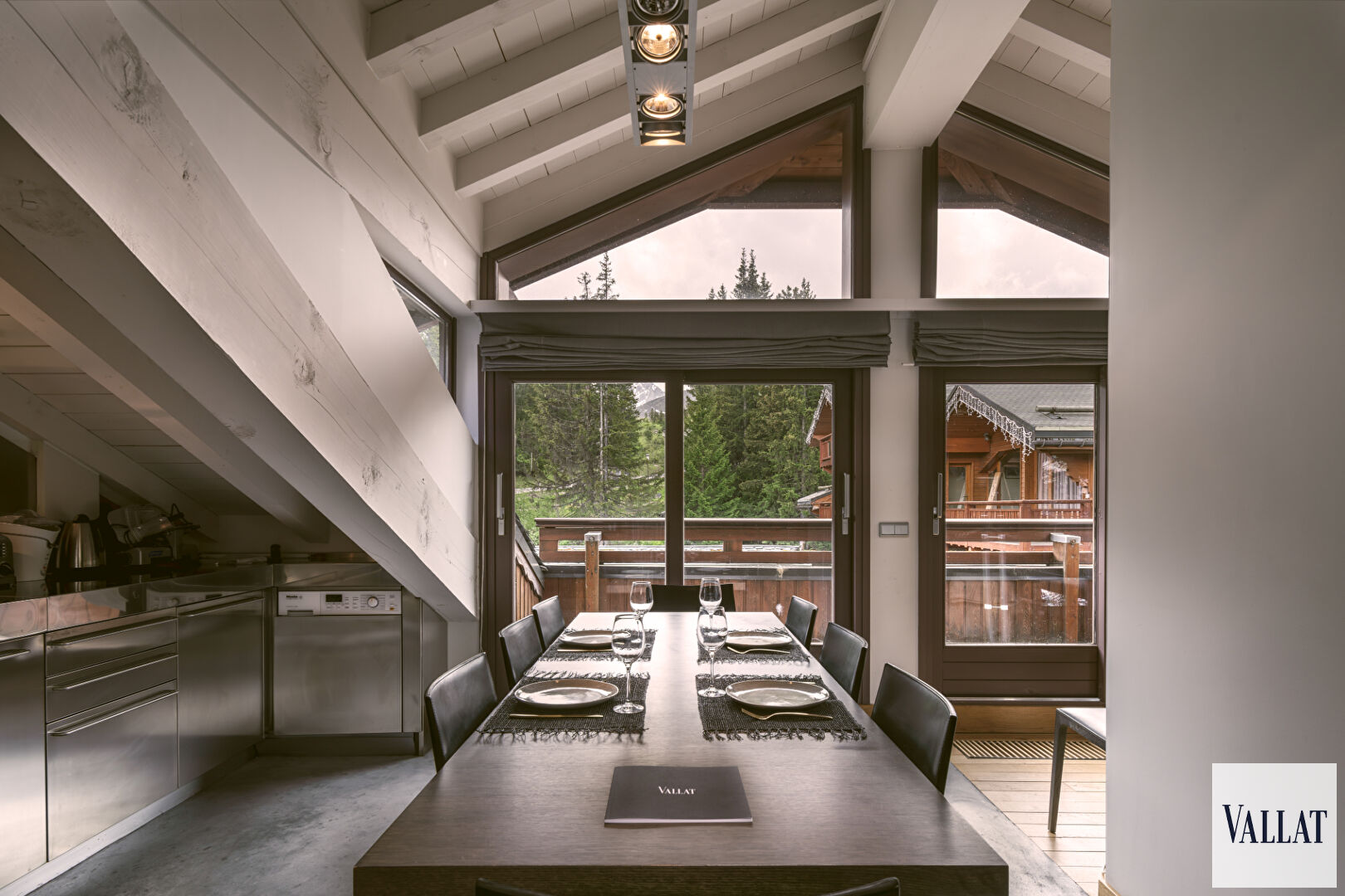 Photo Appartement 2 chambres en-suites avec terrasse Sud et cheminée à Courchevel 1850 image 5/6