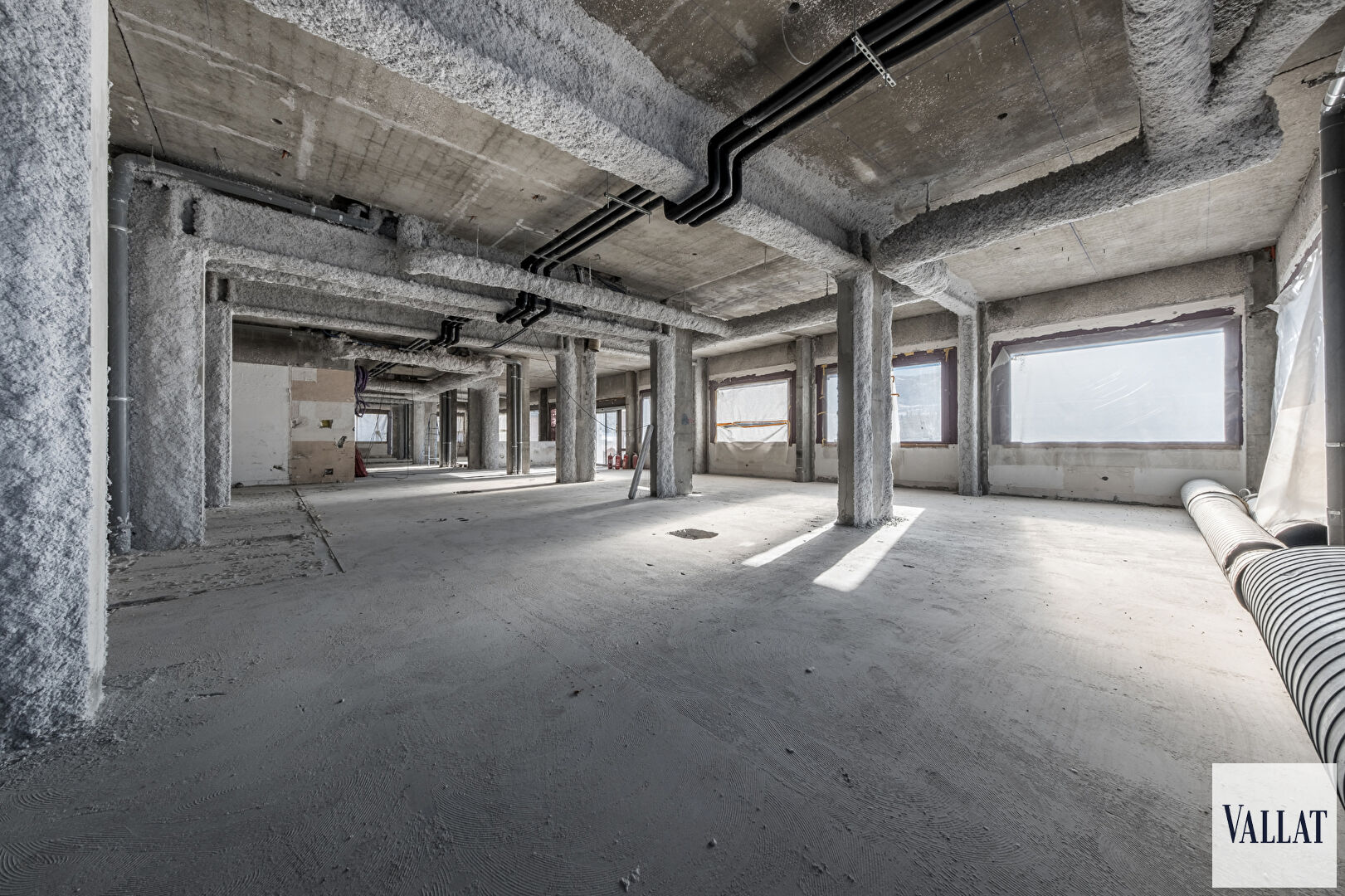 Photo MERIBEL - VOLUMES EXCEPTIONNELS SKIS AUX PIEDS image 2/6