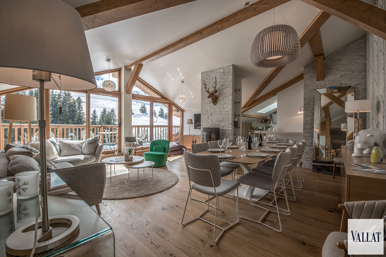 Appartement skis aux pieds 3 chambres en dernier étage Courchevel Moriond