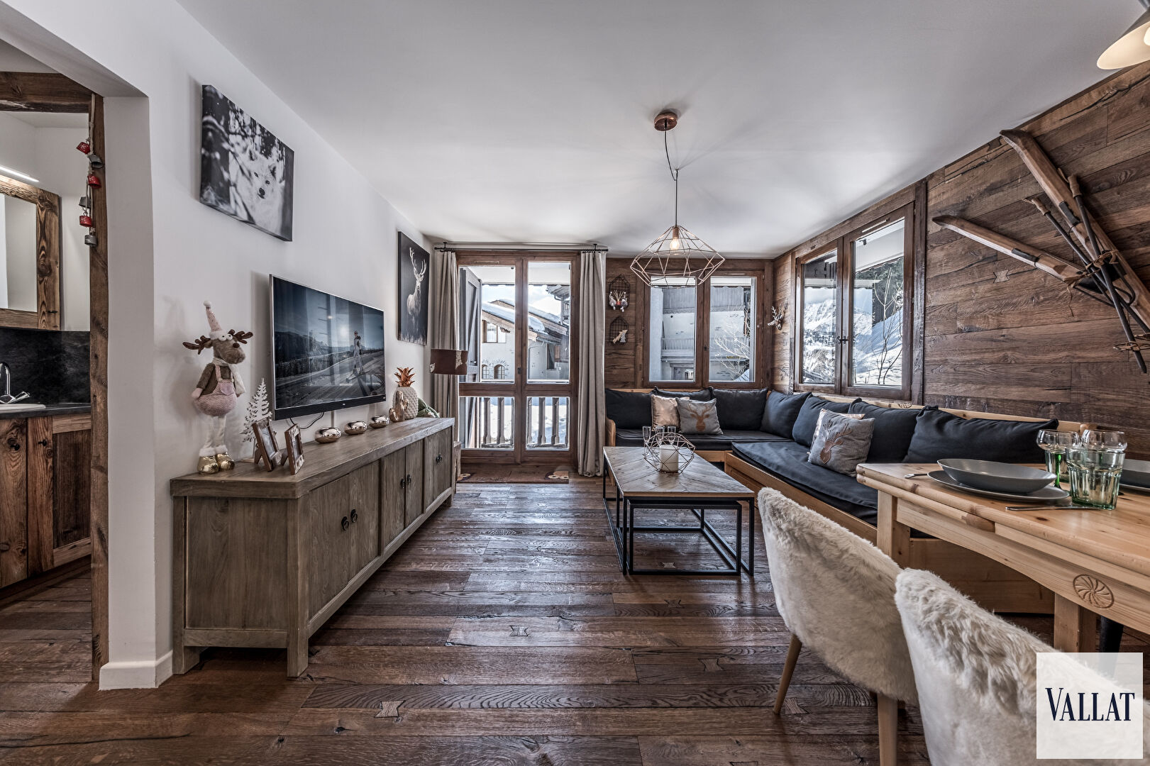 Photo Appartement familial  2 chambres sur les pistes de ski à Courchevel 1850 image 2/6