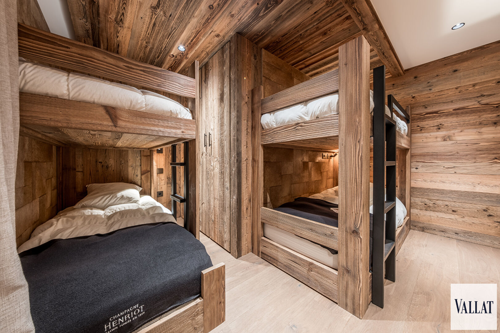 Photo MERIBEL - EXCEPTIONNEL APPARTEMENT SKIS AUX PIEDS image 6/6