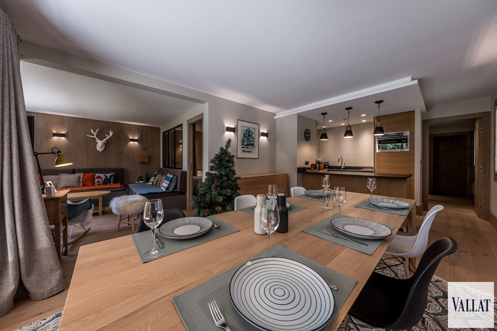 Photo EXCLUSIF -EXCEPTIONNEL APPARTEMENT AU PIED DES PISTES image 1/6