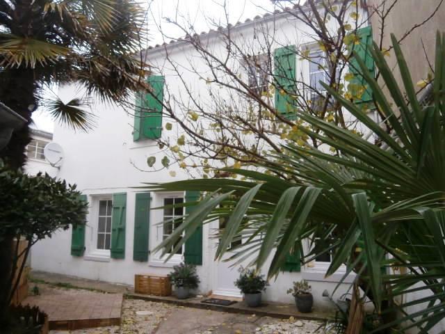 À vendre, maison d'une surface habitable de 100,01 m², 4 pièces à Saint-Denis-D'Oleron (17650).