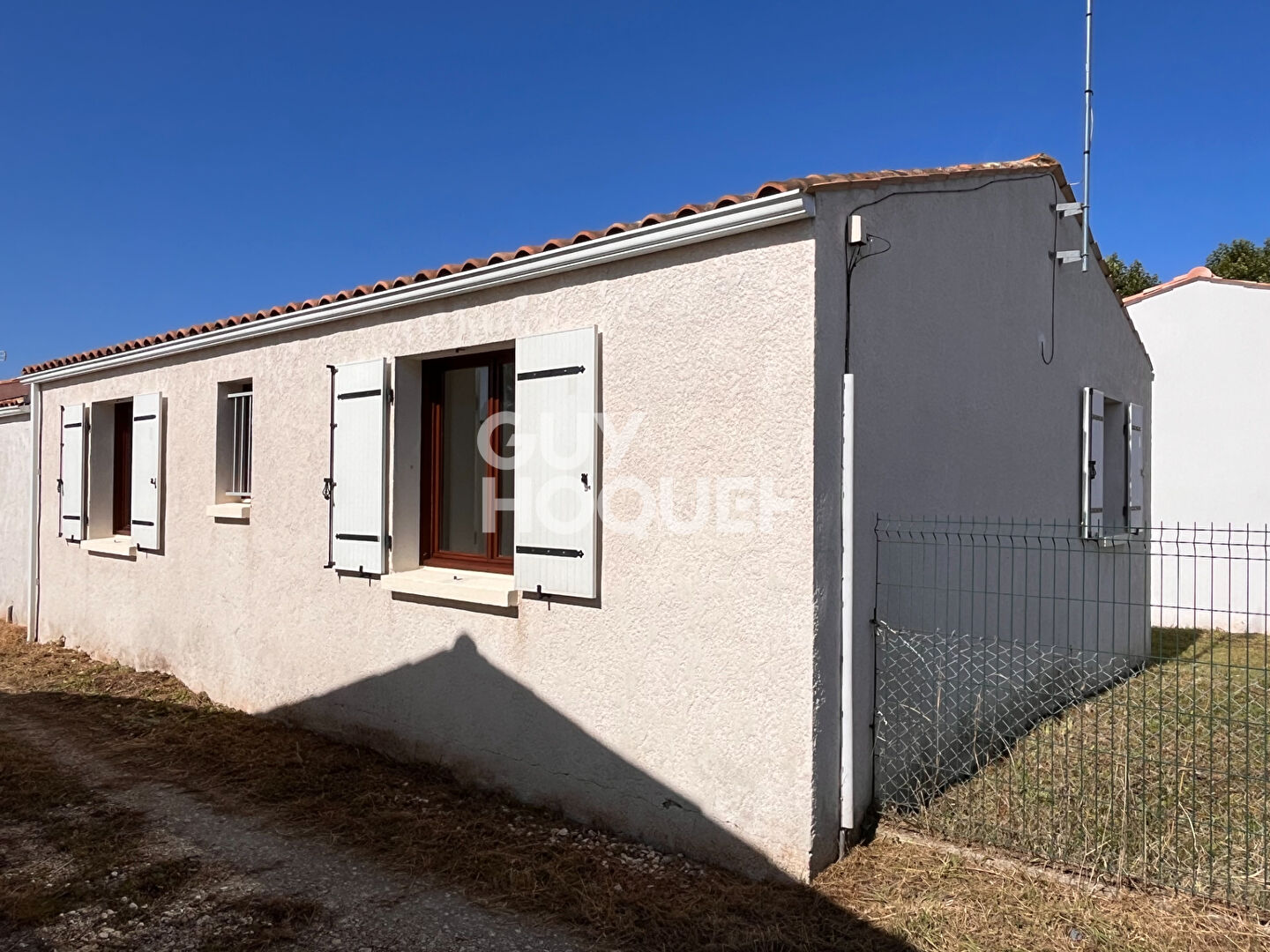 Maison de 2 chambres + garage  à vendre à ARVERT