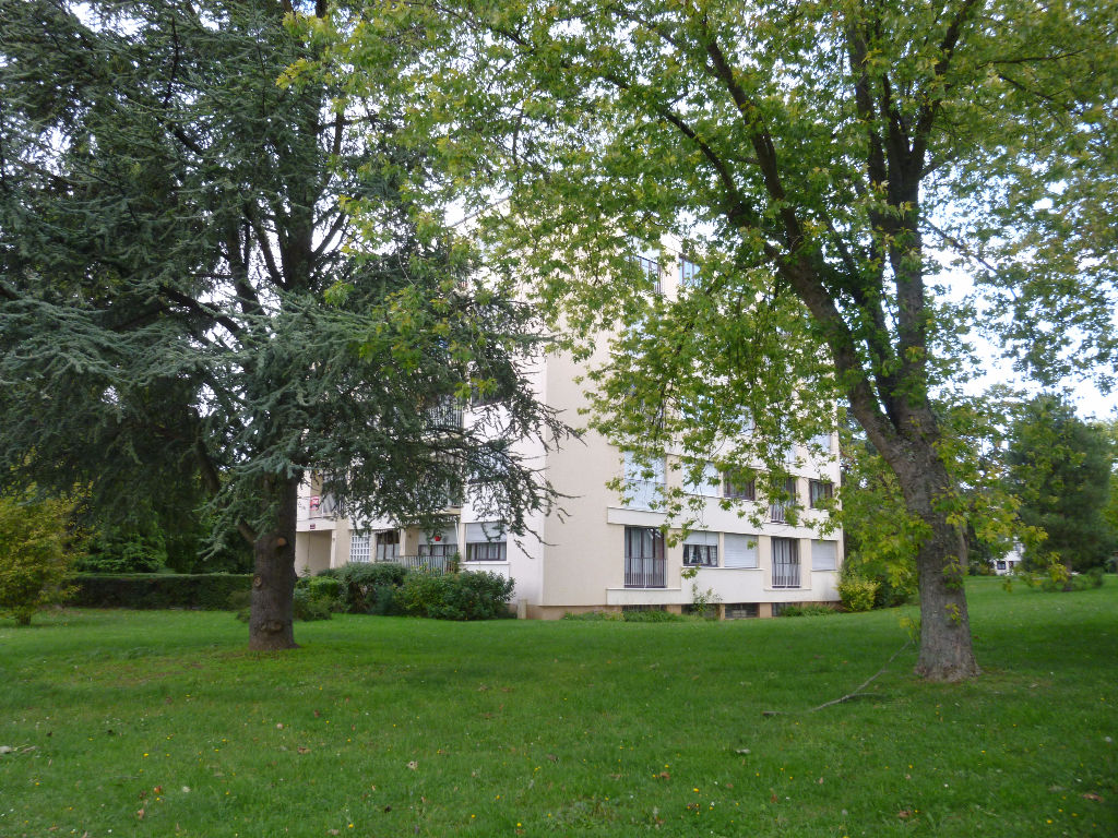 À louer, appartement de 73,3 m², 4 pièces à CHENNEVIERES SUR MARNE (94430).