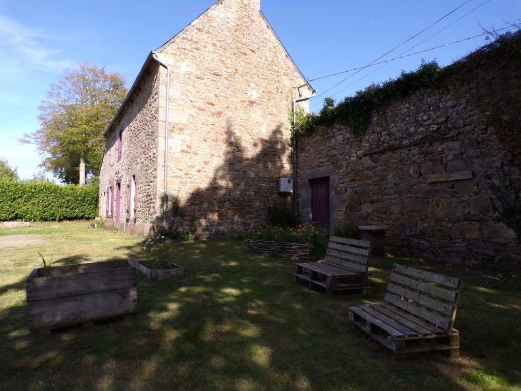 SAINT JULIEN centre.