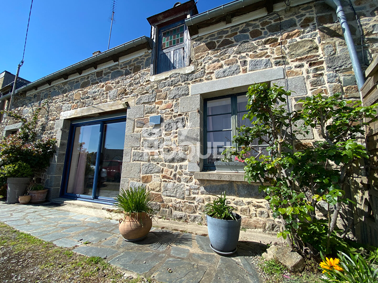 LONGÈRE AVEC PLUS DE 1 900 m² DE TERRAIN - GRÈVES DE LANGUEUX