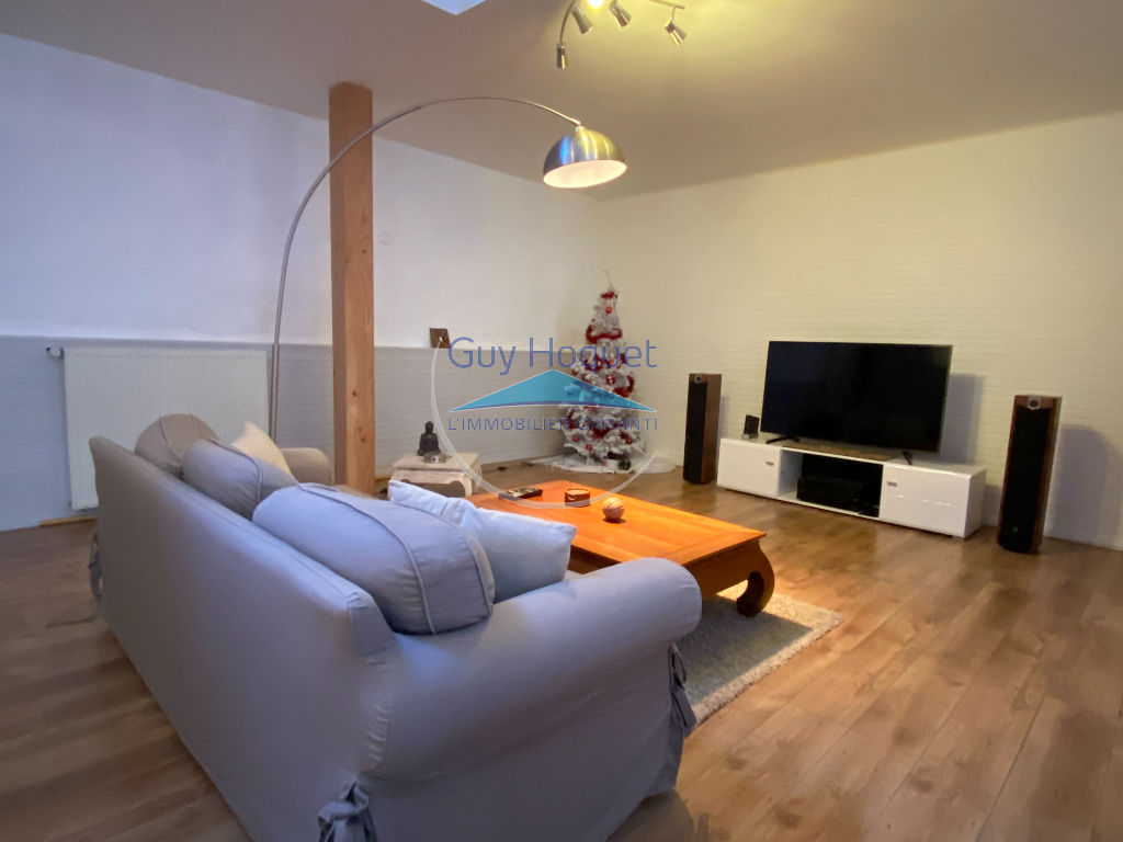 MAISON ATYPIQUE AUX BEAUX VOLUMES - PROCHE BOURG DE TREGUEUX