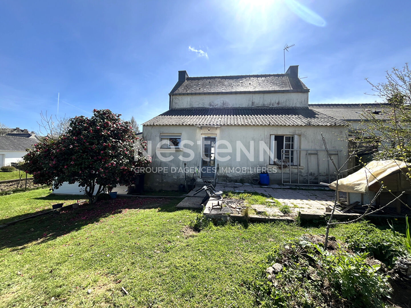 Maison et appartement à vendre, Monterblanc, 145 m² avec 692 m² de terrain.
