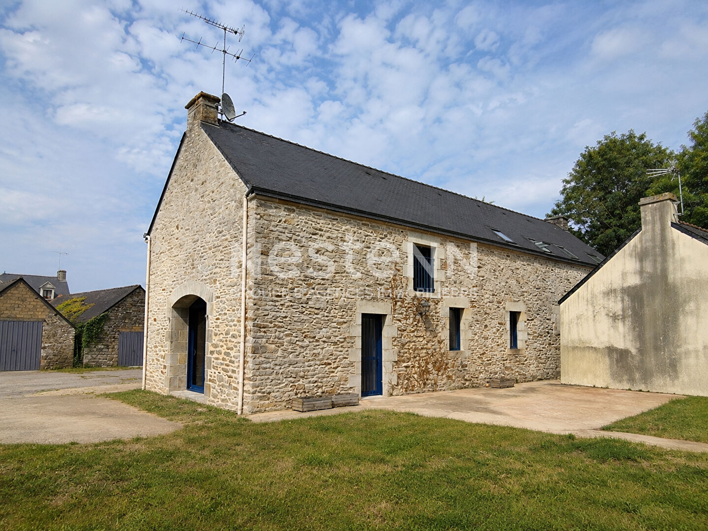 Exclusivité NESTENN Questembert : Pluherlin, lumineuse longère rénovée sur 603 m²