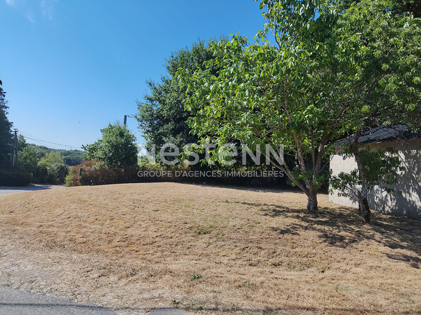 Terrain constructible de 440 m² avec un garage de 25 m²