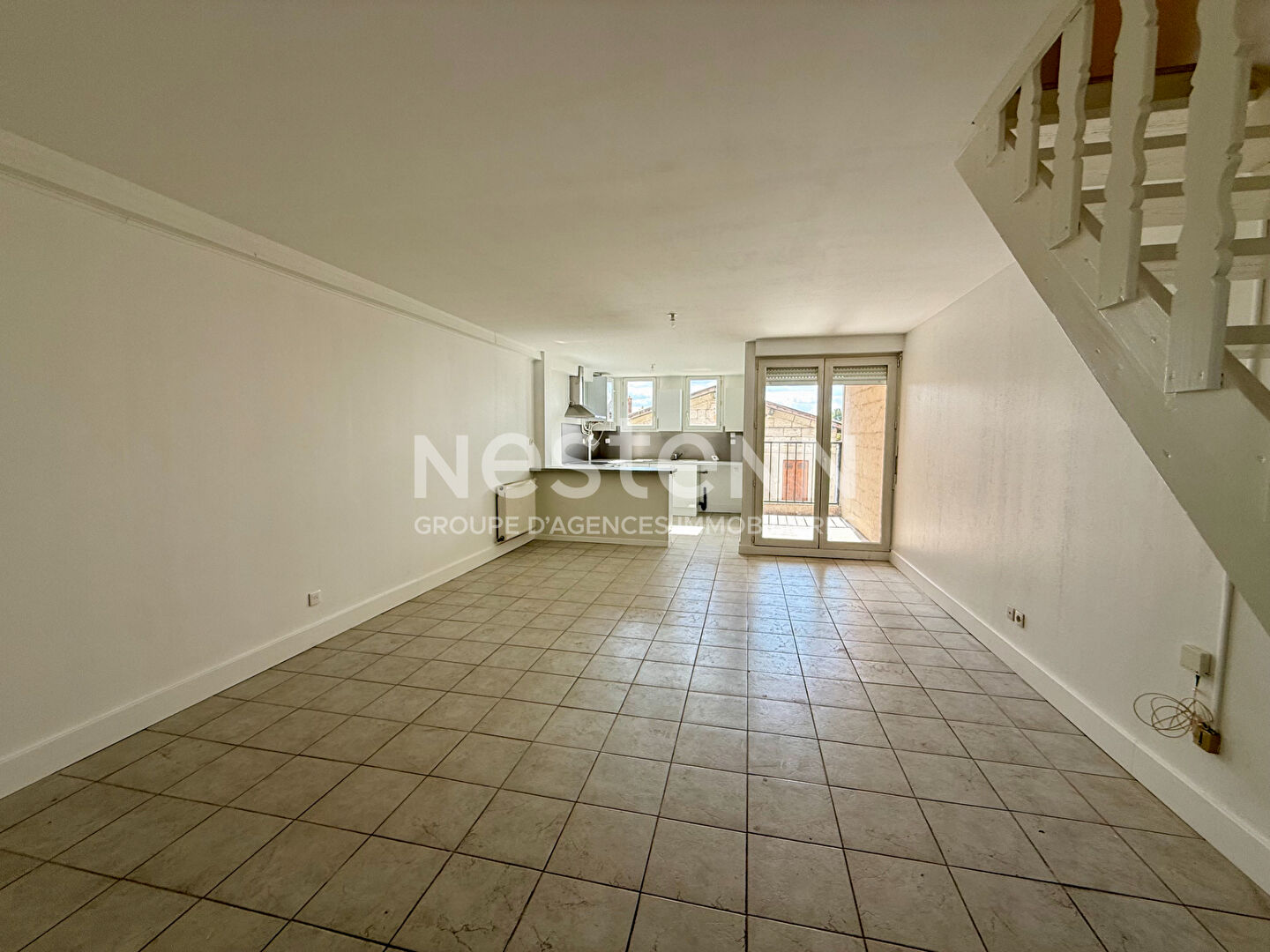 Begles proche stade Moga à vendre appartement T4 duplex avec garage fermé.