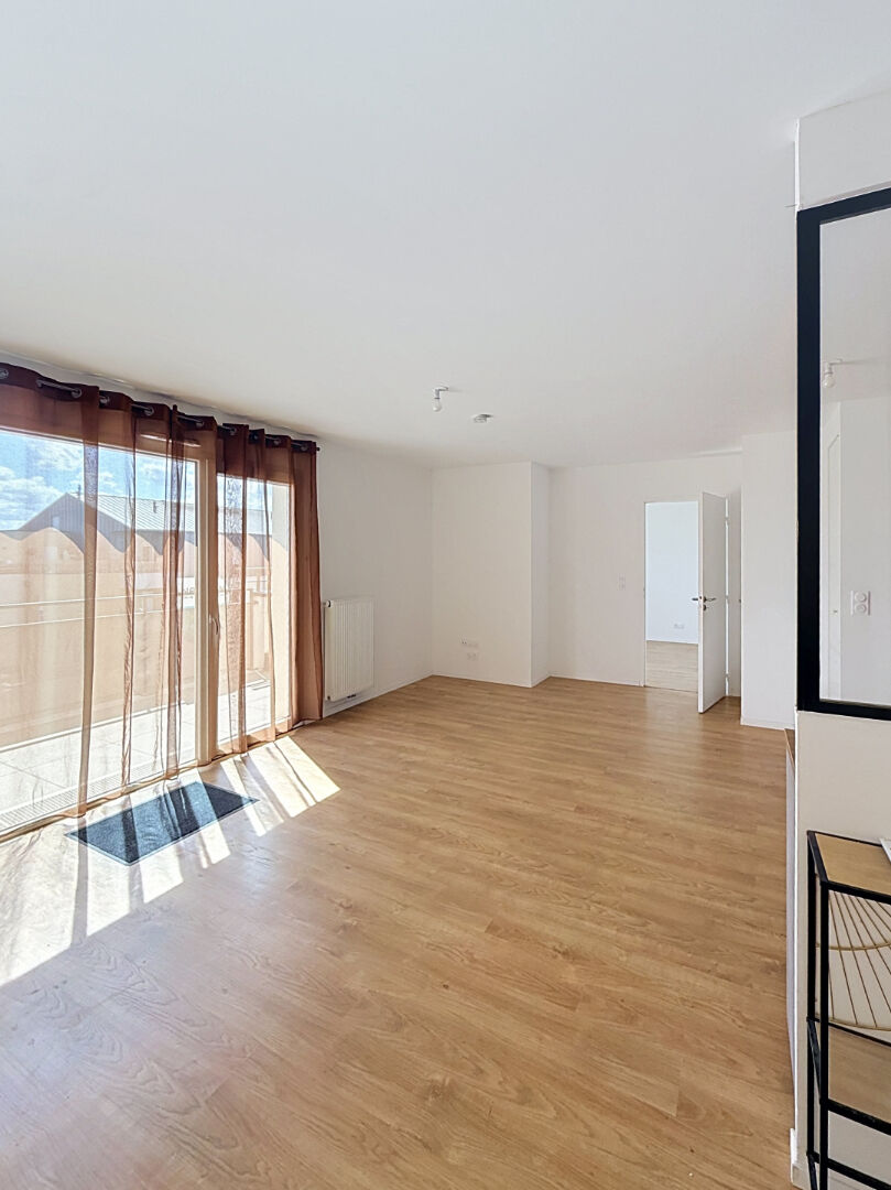 Appartement à vendre au dernier étage dans résidence récente avec grand balcon et box fermé